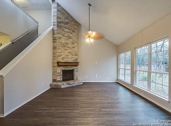3rd image of 13803 Laurel Hollow Dr