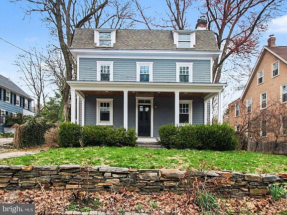 3rd image of 633 Walnut Ln