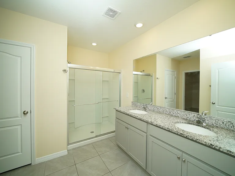 4325 Deleon St — Photo 15
