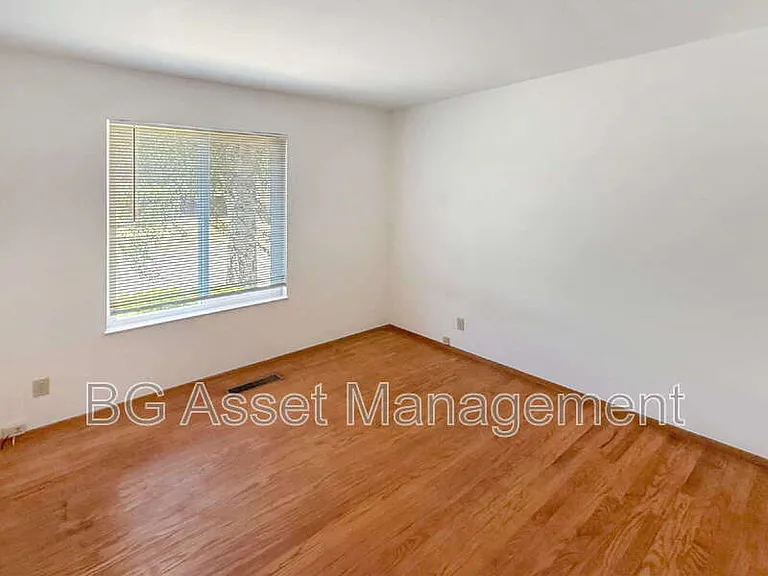 2672 Doidge Ave — Photo 26