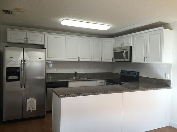 4th image of 145 San Remo Blvd