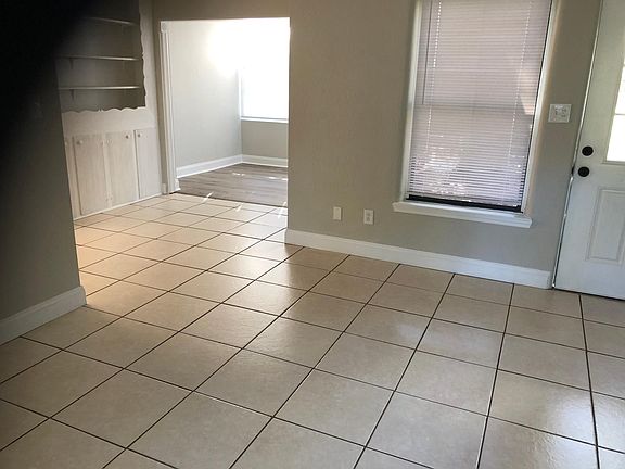 3rd image of 5670 Palm Ave