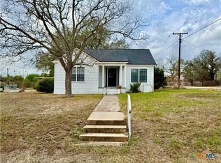 150 N Chilton Ave, Goliad, TX 77963