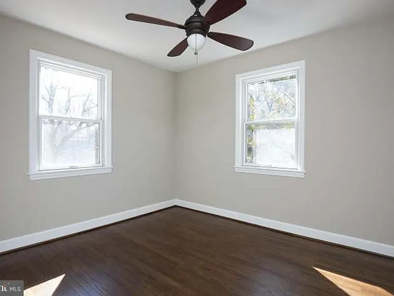 221 Dale Dr — Photo 13