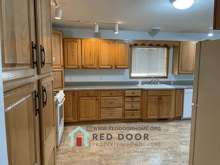 2408 Main St — Photo 5