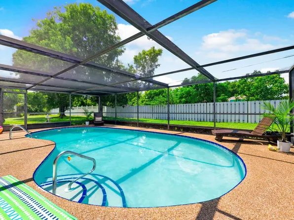 2206 SE 4th St, Cape Coral, FL 33990