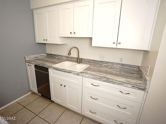 3rd image of 2601 W Broadway Blvd #391