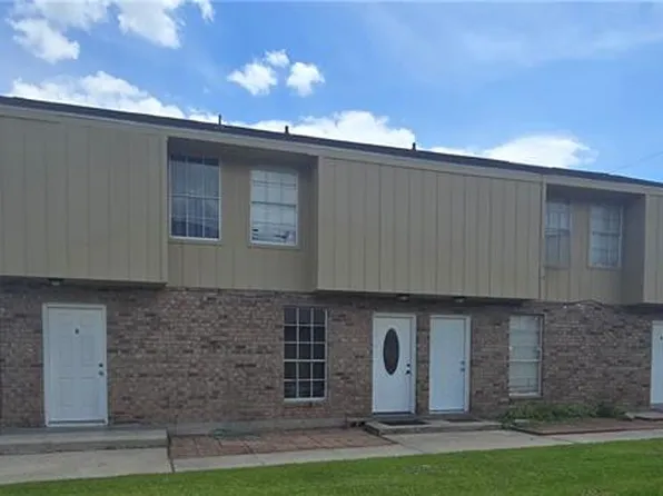 64 Carriage Ln APT D, Destrehan, LA 70047