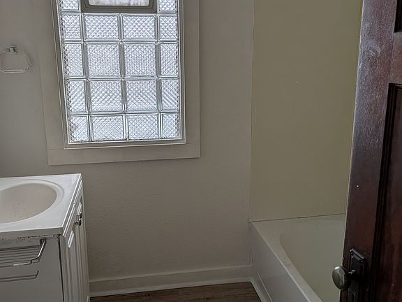 4th image of 2662 N 51st St #2662