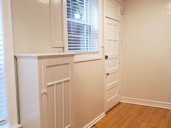 2nd image of 4226 N Clark St #4224-2