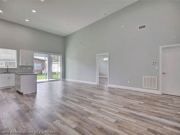3rd image of 2545 N Odessa Rd