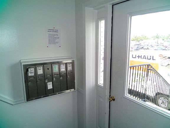 2nd image of 114 Hanley Ln #11