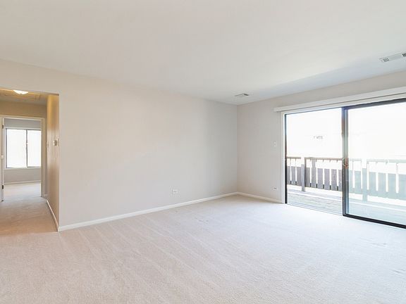 3rd image of 922 E Tower Ct Unit 2
