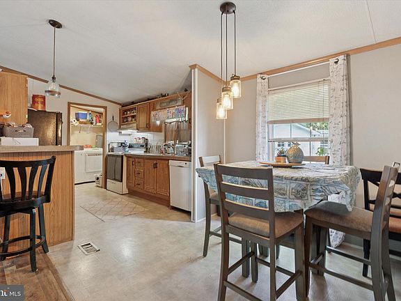 5th image of 50 Cedarwood Ln