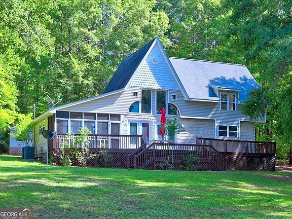 2nd image of 91 Woodland Way