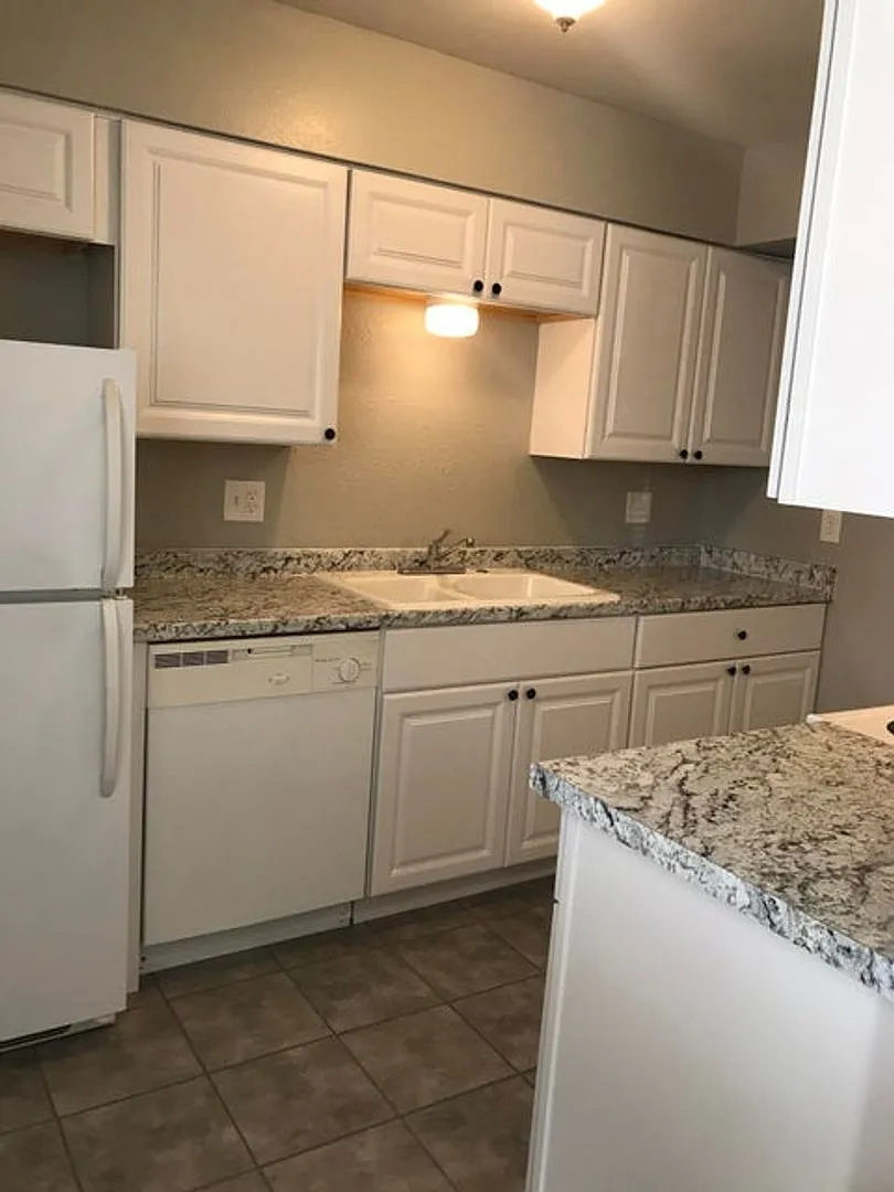 8401 Marquette Ave NE — Photo 3