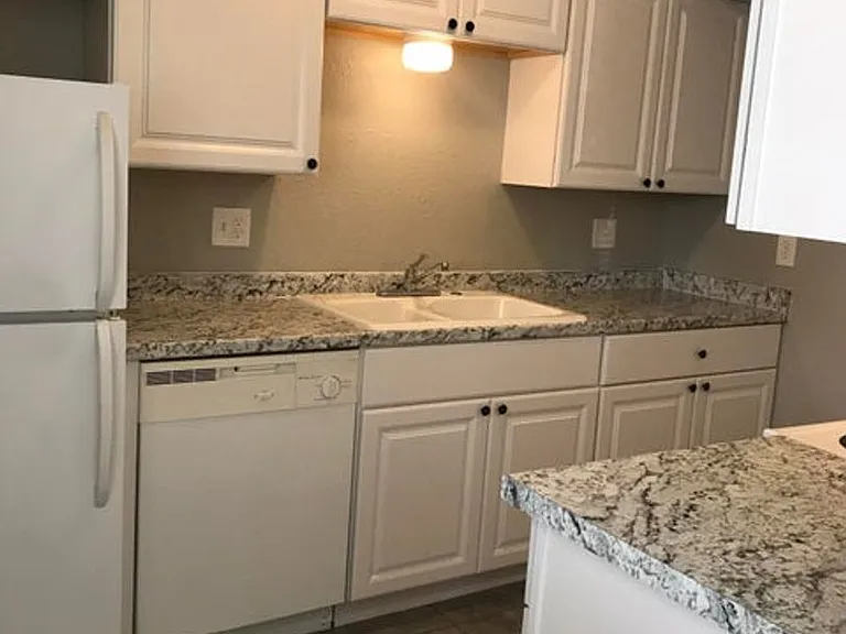 8401 Marquette Ave NE — Photo 3