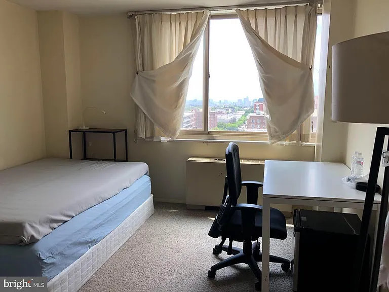 1 E University Pkwy #1001 — Photo 24