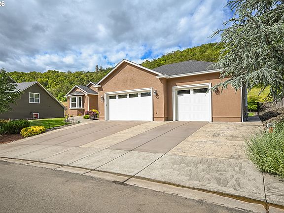 2nd image of 411 Oak Valley Loop