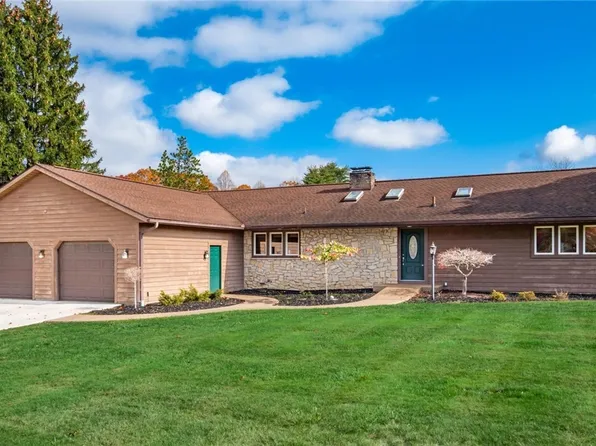 285 W Willow Dr, Zanesville, OH 43701