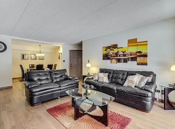 5th image of 480 E Montrose Ave APT 109