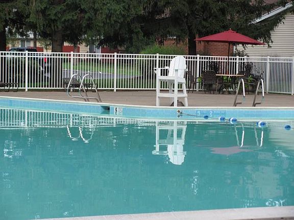 Large, Resort-Like Pool!