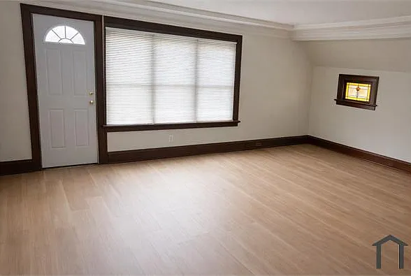2 bed, $1,200 — Photo 3
