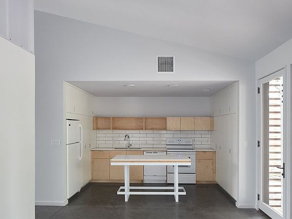 3rd image of 7509 Pennsylvania Ave #B