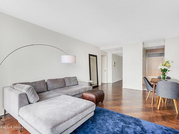 3rd image of 160 W 66th St APT 38J