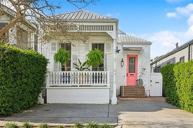 282 Audubon St