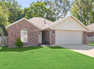 894 S Liberty Dr, Fayetteville, AR 72701