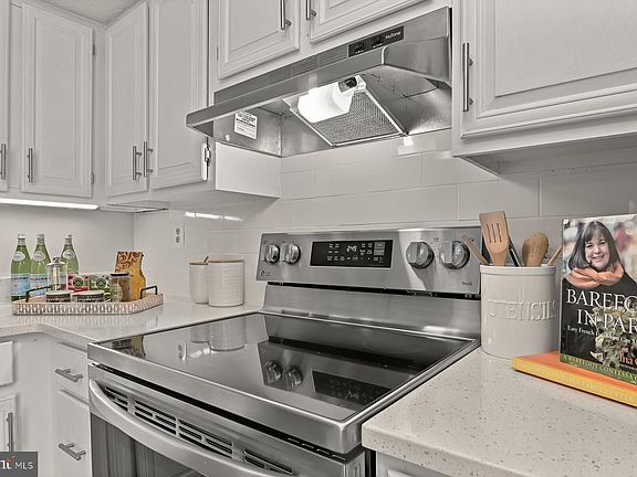 3rd image of 10643 Glen Hannah Dr