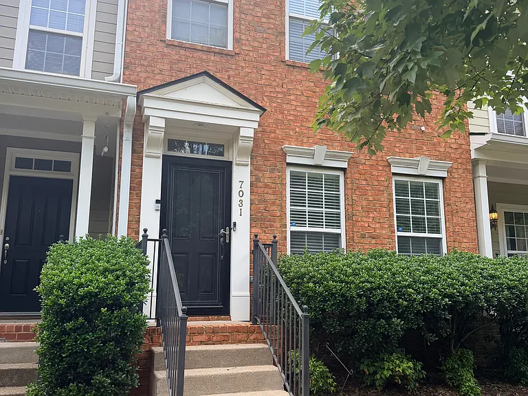 7031 Sunnywood Dr — Photo 12
