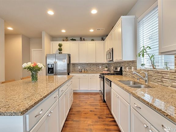 Fresh clean and easy flow kitchen