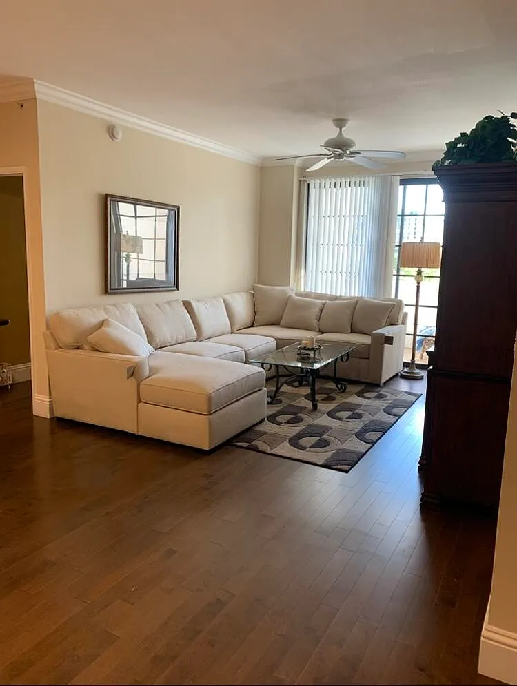 2 bed, 2.0 bath, 1082 sqft, $4,000 — Photo 2