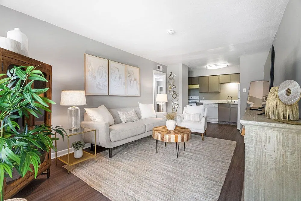 The Ivy Apartments — Photo 1