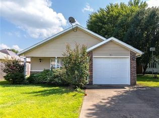 311 Commercial St, Prairie Grove, AR 72753