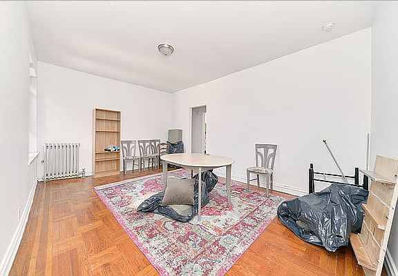 2nd image of 13 Cumming St APT 5M