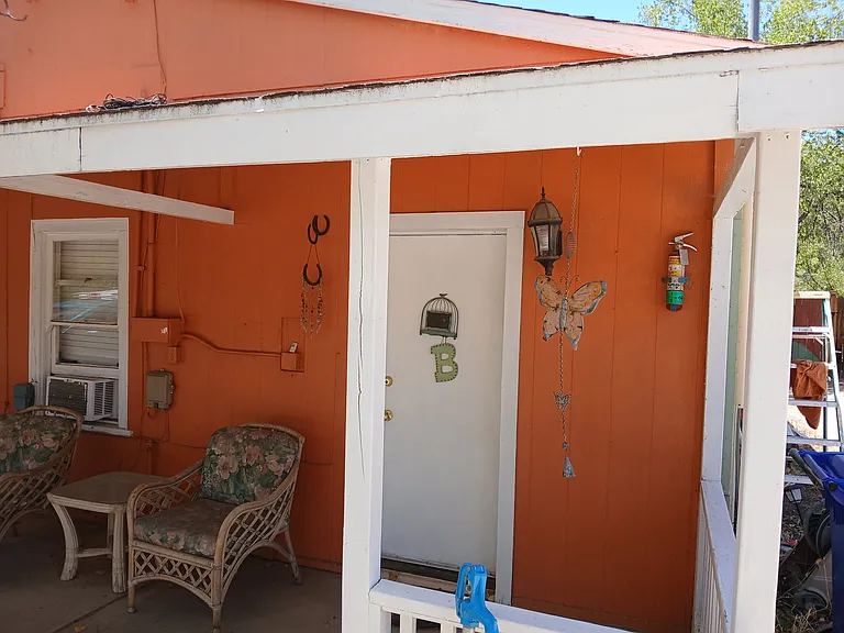 558 Dameron Dr #B — Photo 2