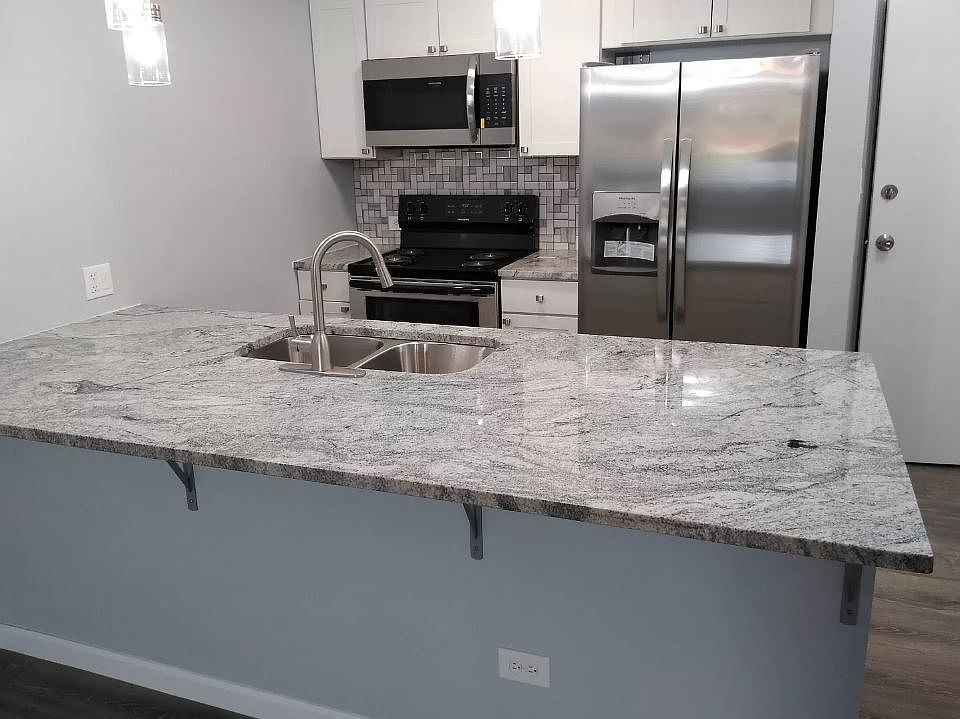 9650 Huron Kitchen_06032024