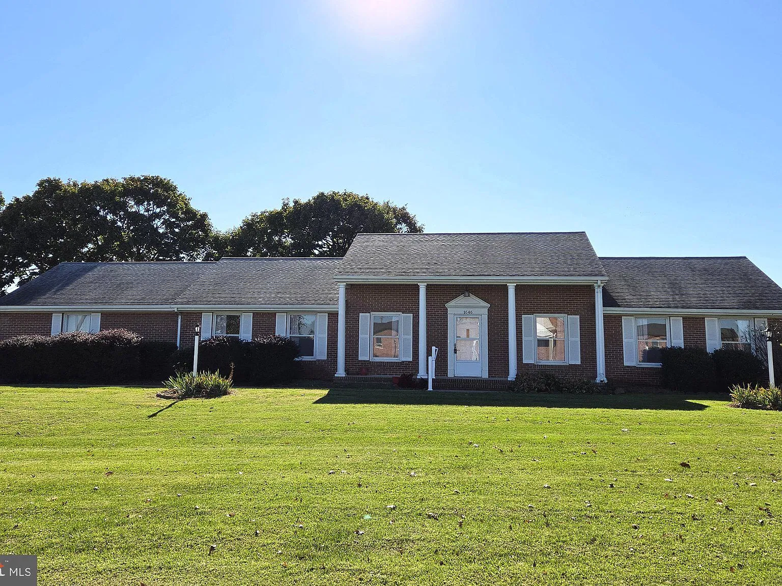 4 bed, 2.0 bath, 2000 sqft, $2,500 — Photo 1