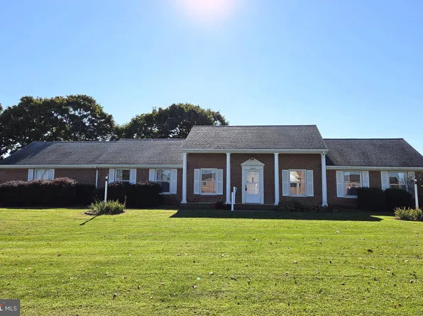 1646 Pitzers Chapel Rd, Martinsburg, WV 25403