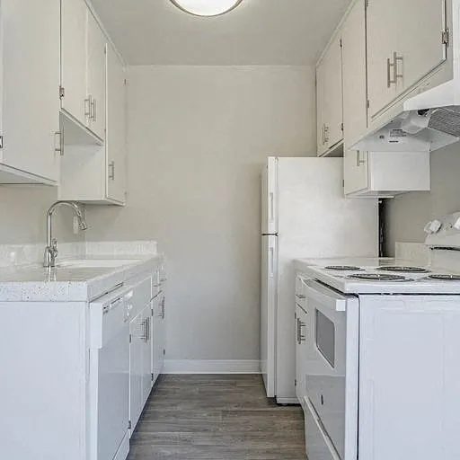 The Arches Apartments — Photo 24