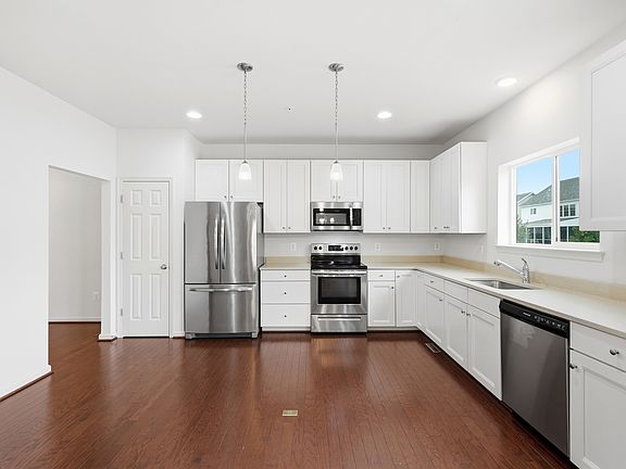 5th image of 7906 Sibley Way