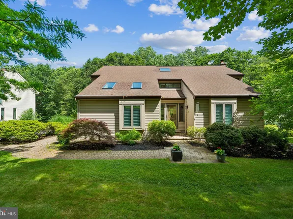 112 Birch Dr, Downingtown, PA 19335