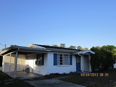 2nd image of 303 Jackson St