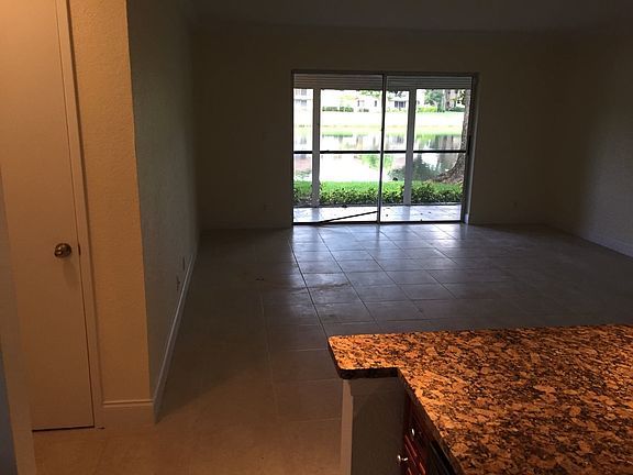 4th image of 407 Gardens Dr APT 103
