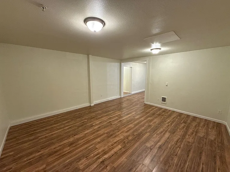 200 Railroad Ave #8 — Photo 6