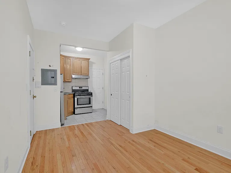 165 Hopkins Ave #4 — Photo 3