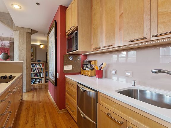 5th image of 720 S Dearborn St APT 1001